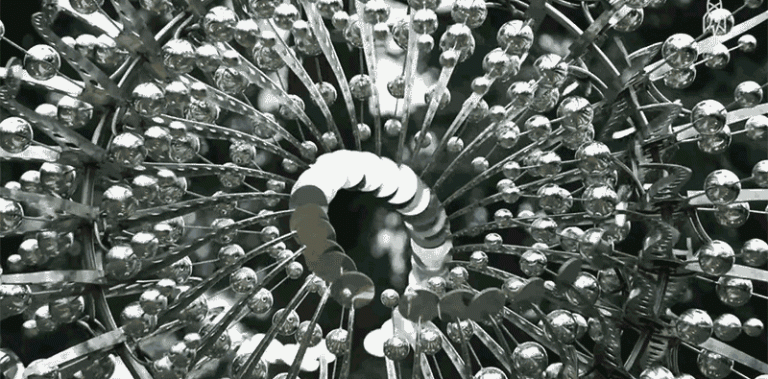 [VIDEO] Absolutely Mesmerizing: Hypnotic Sculpture, You Can't Look Away!