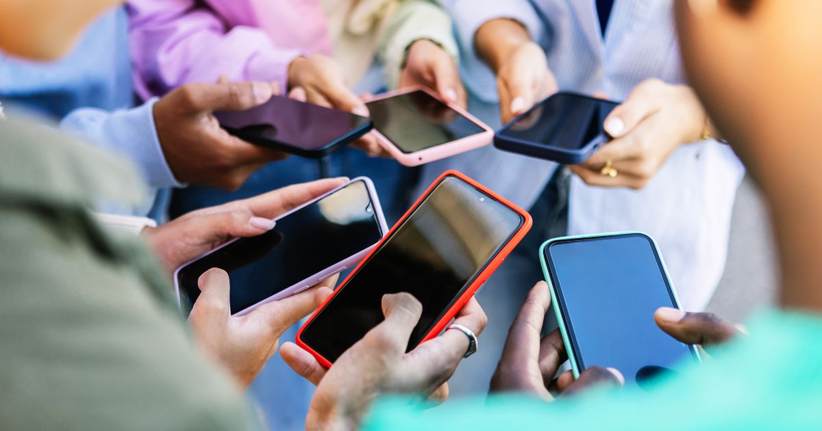 AT&T Customer Racks up $6,000+ Phone Bill in Single Day After Picking Wrong Plan